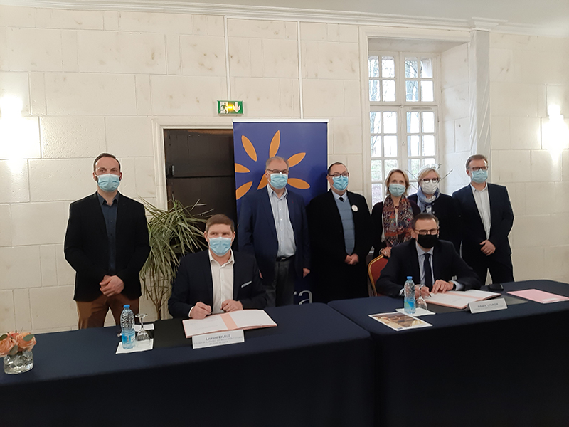 signature de la charte de coopération