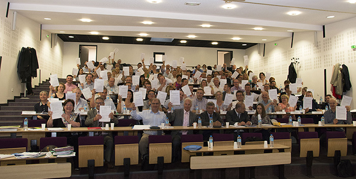 contrat de mandature CMA personnes dans un amphi