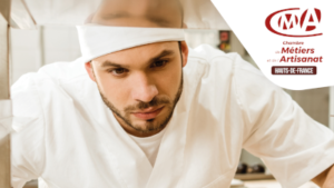 pâtissier dans sa boulangerie