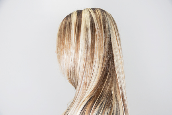 Balayage de différentes nuances de blond